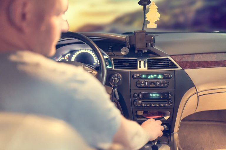 Zawód kierowca – coraz bardziej poszukiwany, ale czy bezpieczny?