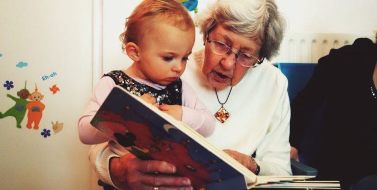 Wraz ze zmianą wizerunku babci, zmienia się podejście do upominków z okazji jej święta