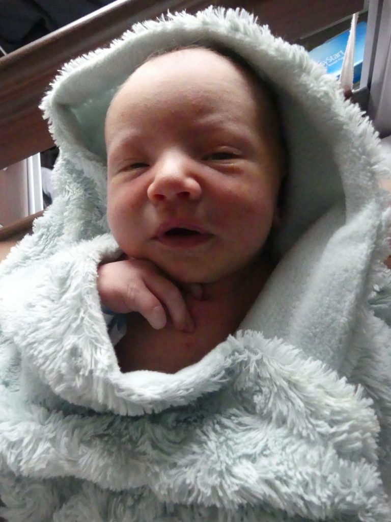 Szymon to pierwsze dziecko Anny i Dariusza Niedzielewskich z Białej Podlaskiej. Urodził się 30 grudnia z wagą 4070 g i miarą 51 cm.