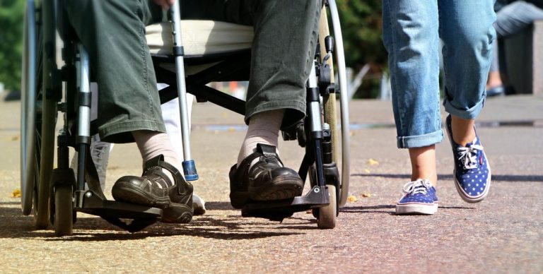 MOPS przyjmuje zgłoszenia do programu Asystent osobisty osoby niepełnosprawnej
