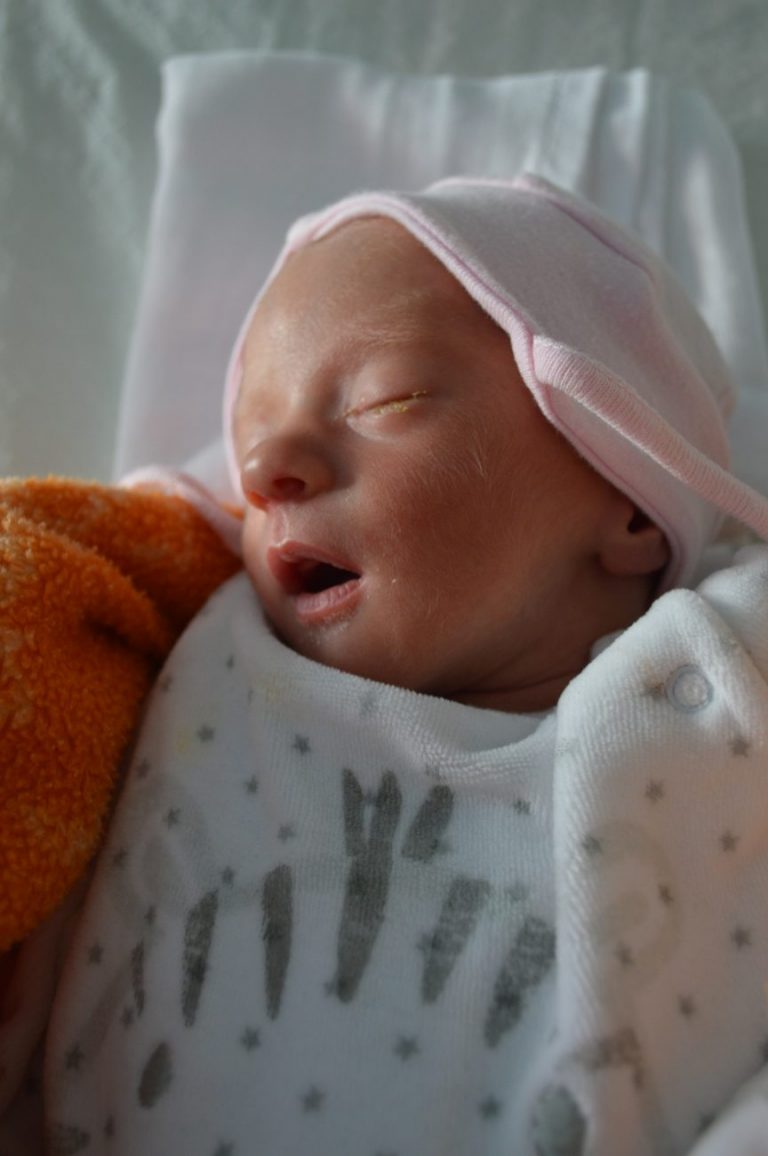 Weronika Kryńska urodziła się 6 czerwca z wagą 2060 g i miarą 34 cm. Szczęśliwi rodzice to Elżbieta i Mariusz z Radzynia Podlaskiego. W domu czeka 6-letnia Wiktoria i 4-letni Oskar.