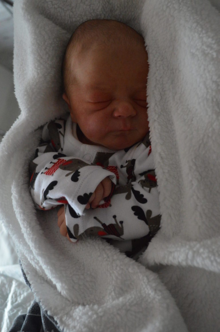 Liam to trzecie dziecko Moniki i Radosława Mikołajczuków z Białej Podlaskiej. Urodził się 18 grudnia ważąc 3320 g i mierząc 54 cm. W domu czekają Kuba i Liwia.
