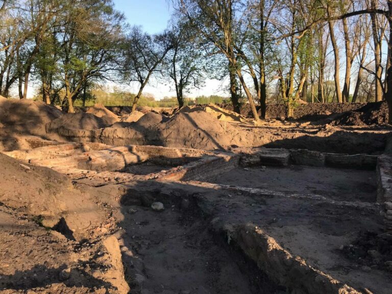 Bialski archeolog opowie o pracach wykopaliskowych w parku