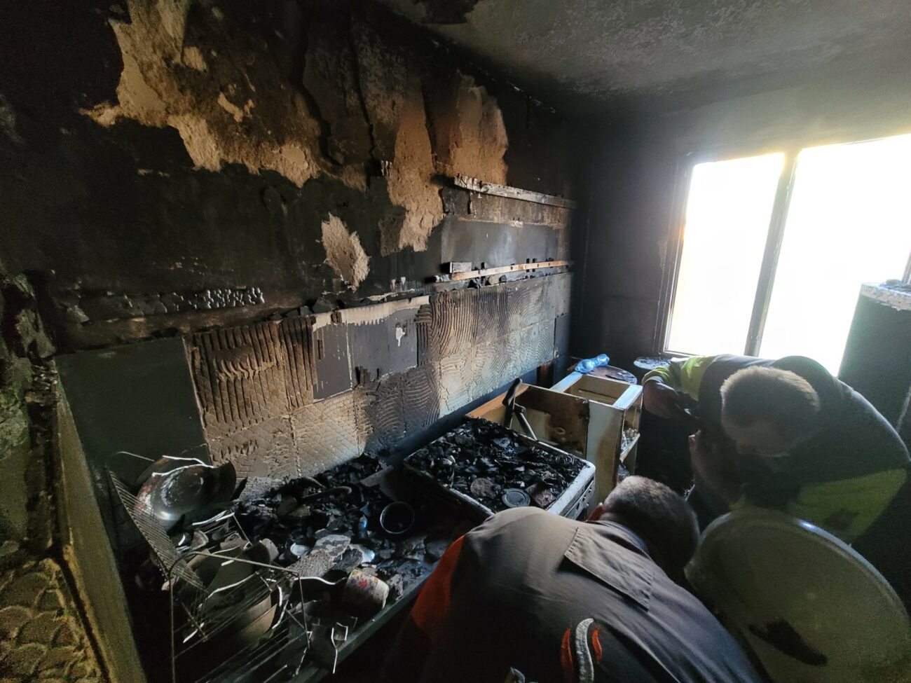 Przez garnek pozostawiony na gazie spaliło się mieszkanie