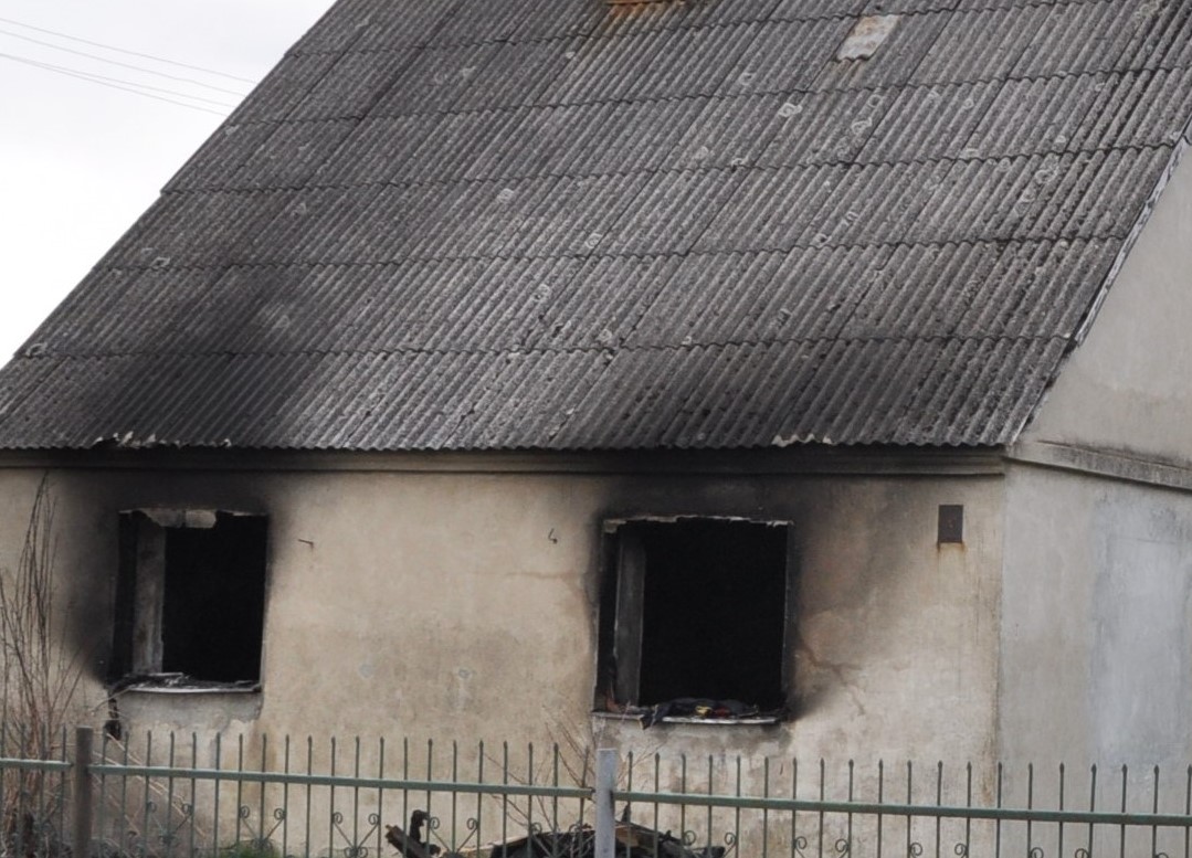Tragiczny pożar domu w Roskoszy. Nie żyje 50-latek