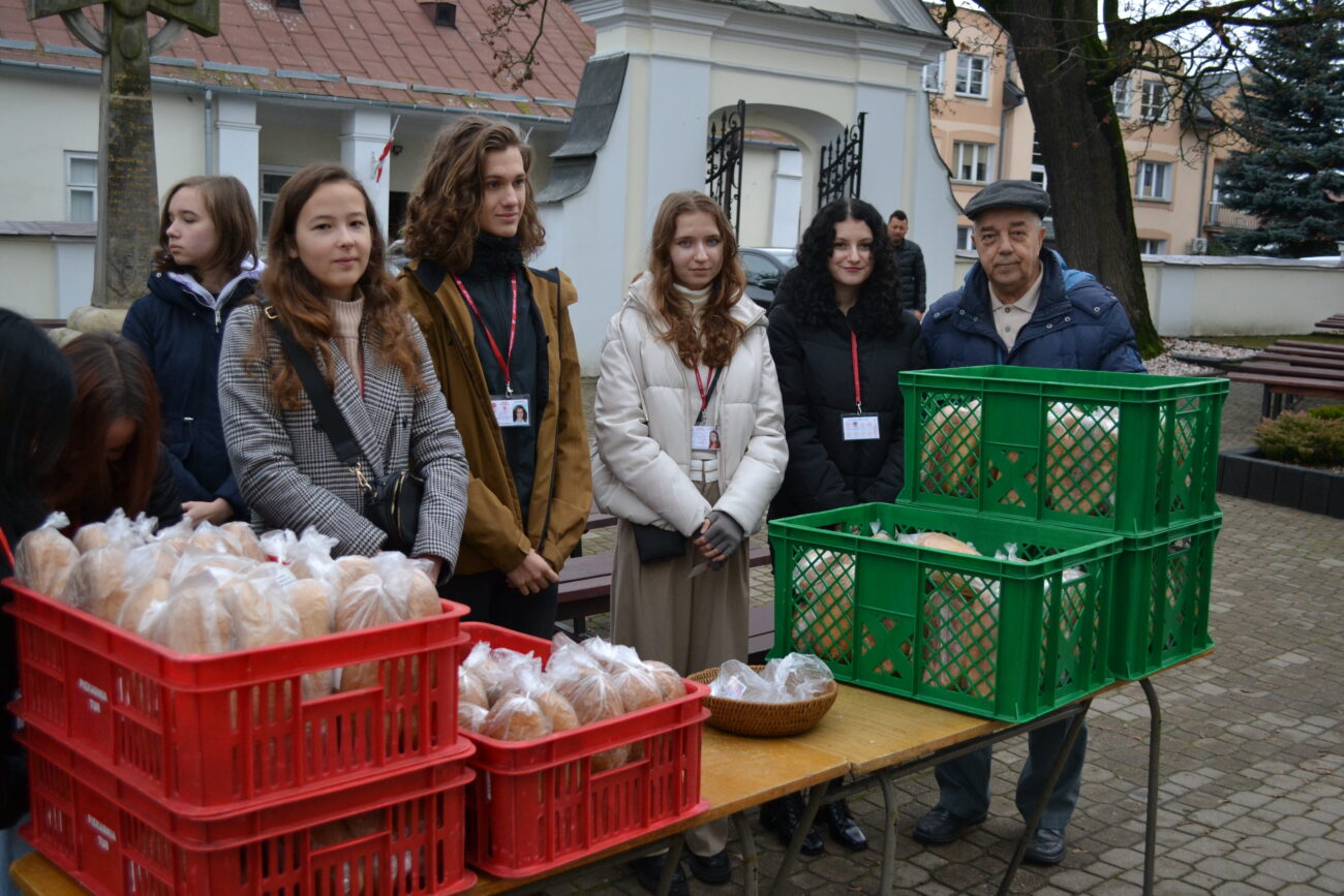 Niedziela Chleba dla potrzebujących