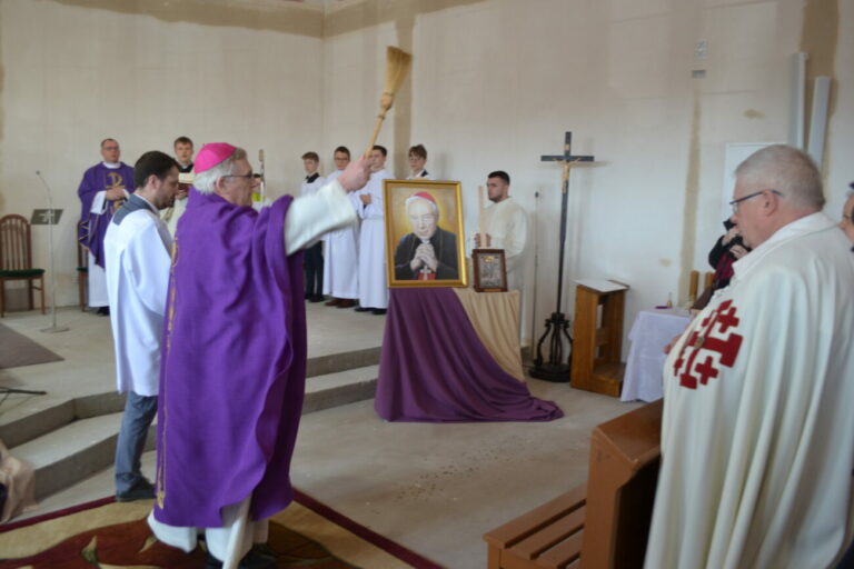 Biskup Kazimierz Gurda: Ta niedziela jest dla parafian powodem do radości