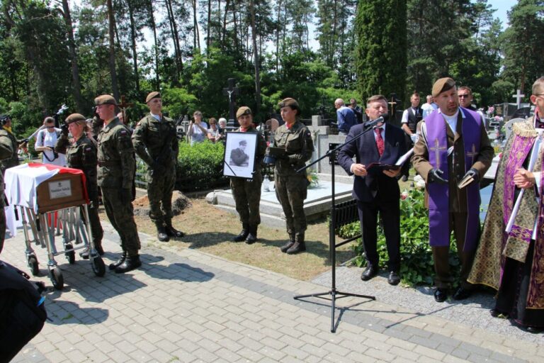 Żołnierz niezłomny Stanisław Solecki spoczął na cmentarzu w Wisznicach