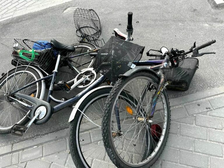 Dwa wypadki cyklistów na ścieżce rowerowej. Dwie osoby w szpitalu