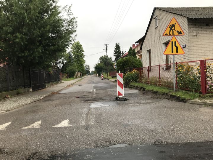 Trwa remont ulicy Szkolnej w Łomazach