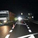 Kierowca ciężarówki nie zauważył pieszego na jezdni