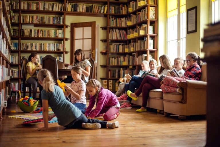 Biblioteka w Sitniku ma największy księgozbiór w bialskiej gminie