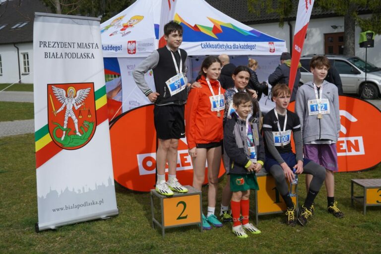 Młodzież rywalizowała w biegach przełajowych w parku Radziwiłłowskim