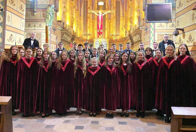 Sukces bialskiej Scholi Cantorum Misericordis Christi na ogólnopolskim festiwalu