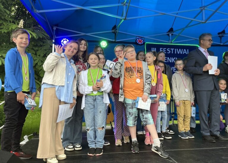 Mali piosenkarze na 3. Festiwalu Piosenki Wesołej w SOSW w Zalutyniu
