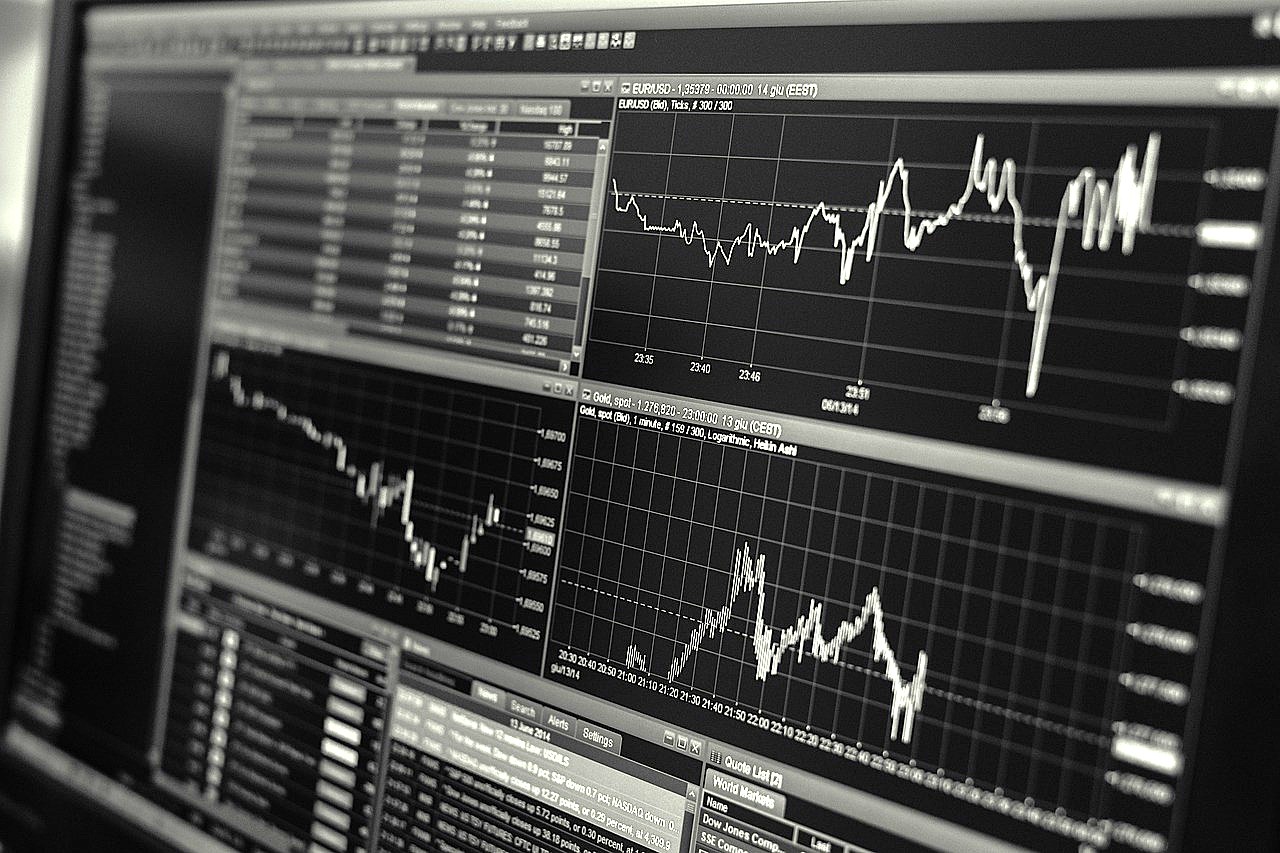 Chciał zainwestować w kryptowaluty, stracił ponad 55 tysięcy