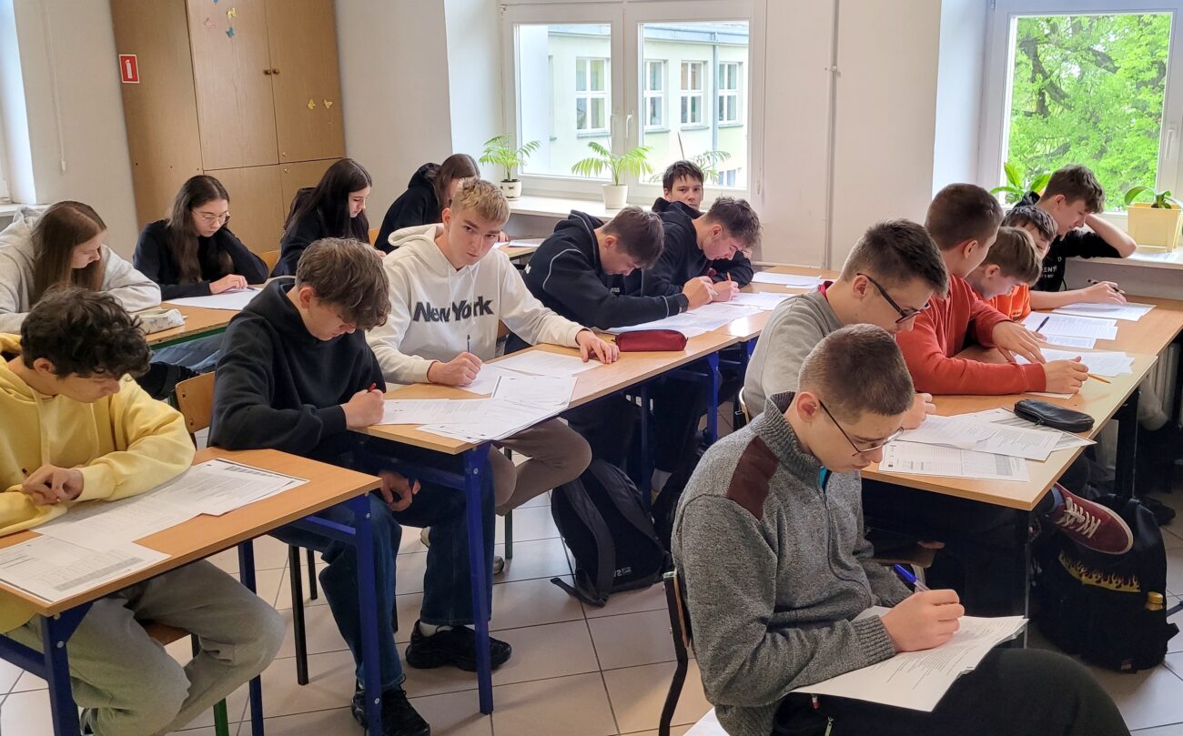 Młodzież ze Szkoły Podstawowej w Zalesiu na warsztatach z doradztwa zawodowego