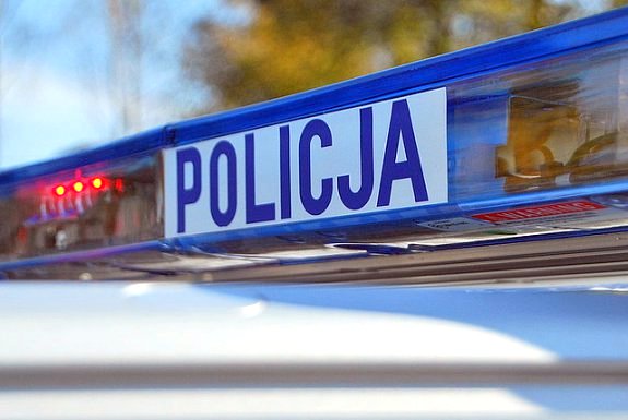 Radiowóz pędził na sygnale, zderzył się z chryslerem!