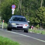 Amatorzy audi stracili prawa jazdy za brawurę na drodze