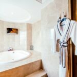 Nowoczesna łazienka w stylu spa, a jednocześnie praktyczna