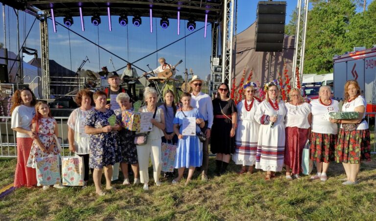 Gmina Biała Podlaska: Ludowo i folkowo na plaży w Porosiukach