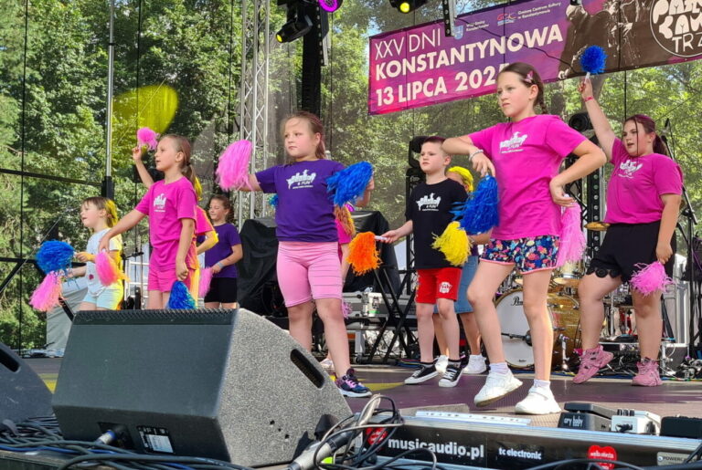 Tłumy mieszkańców w parku Platerów na jubileuszowych Dniach Konstantynowa