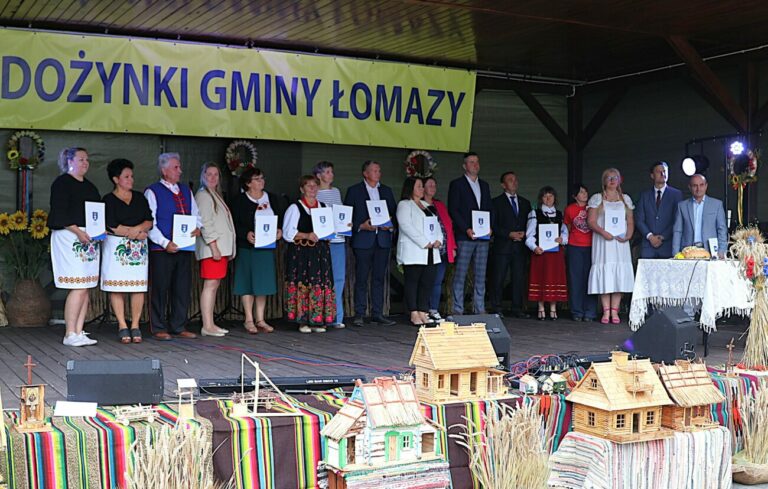 Tradycja i wspólna zabawa, czyli dożynki gminy Łomazy 2025