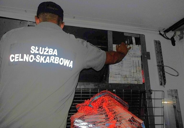 Przemycał na chłodno, czyli mrożone fajki w Koroszczynie