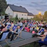 Bialska gmina zafundowała mieszkańcom letnie kino pod chmurką