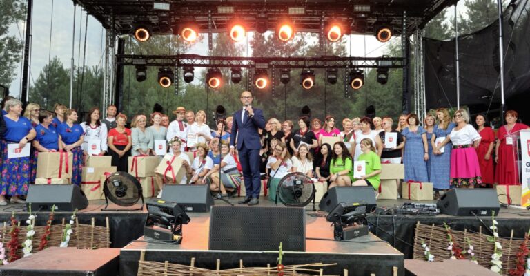 Wieńce, igrzyska wsi, koncerty i konkursy, czyli dożynki gminy Biała Podlaska w Czosnówce