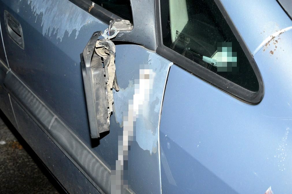 Pijana kobieta zdemolowała nie to auto, co chciała...