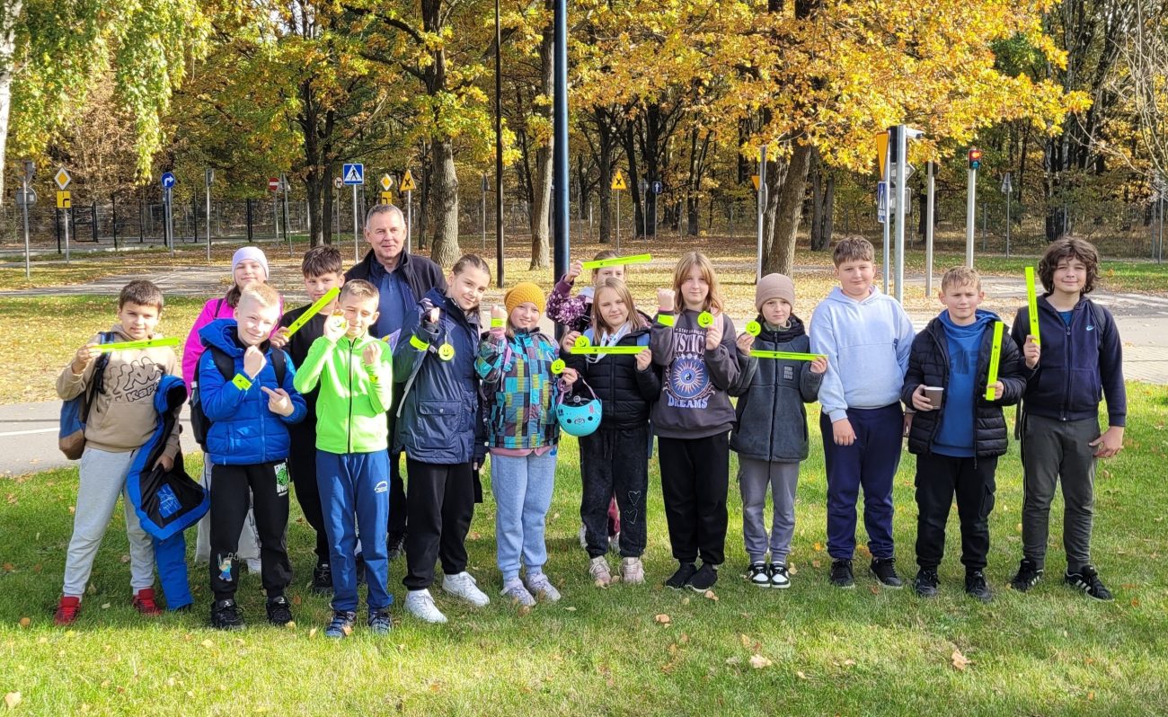 Dzieci z SP w Zalesiu odwiedziły miasteczko ruchu drogowego