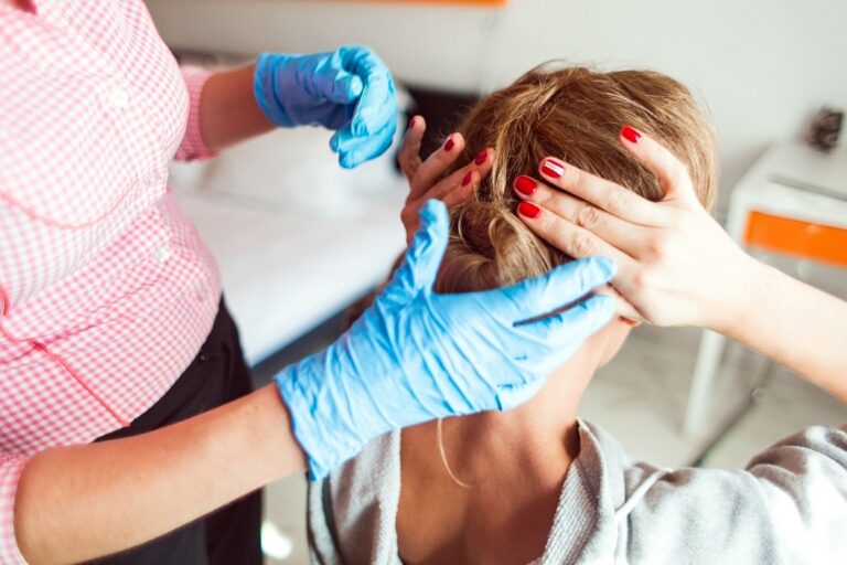 Szkolenie trychologiczne online – naucz się profesjonalnie diagnozować i wspierać zdrowie włosów