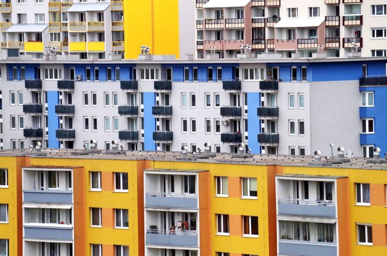 Luka czynszowa obejmuje kilka milionów Polaków. Rząd planuje wsparcie inwestycji mieszkaniowych z myślą o tej grupie