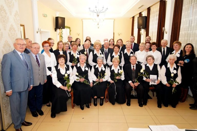Ponad siedemdziesiąt lat z pieśnią. Chór bialskiego Społem zakończył działalność