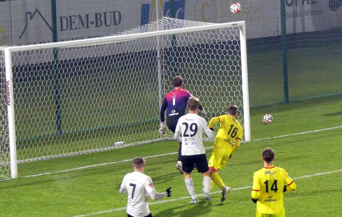 Remis Podlasia na finiszu piłkarskiego roku