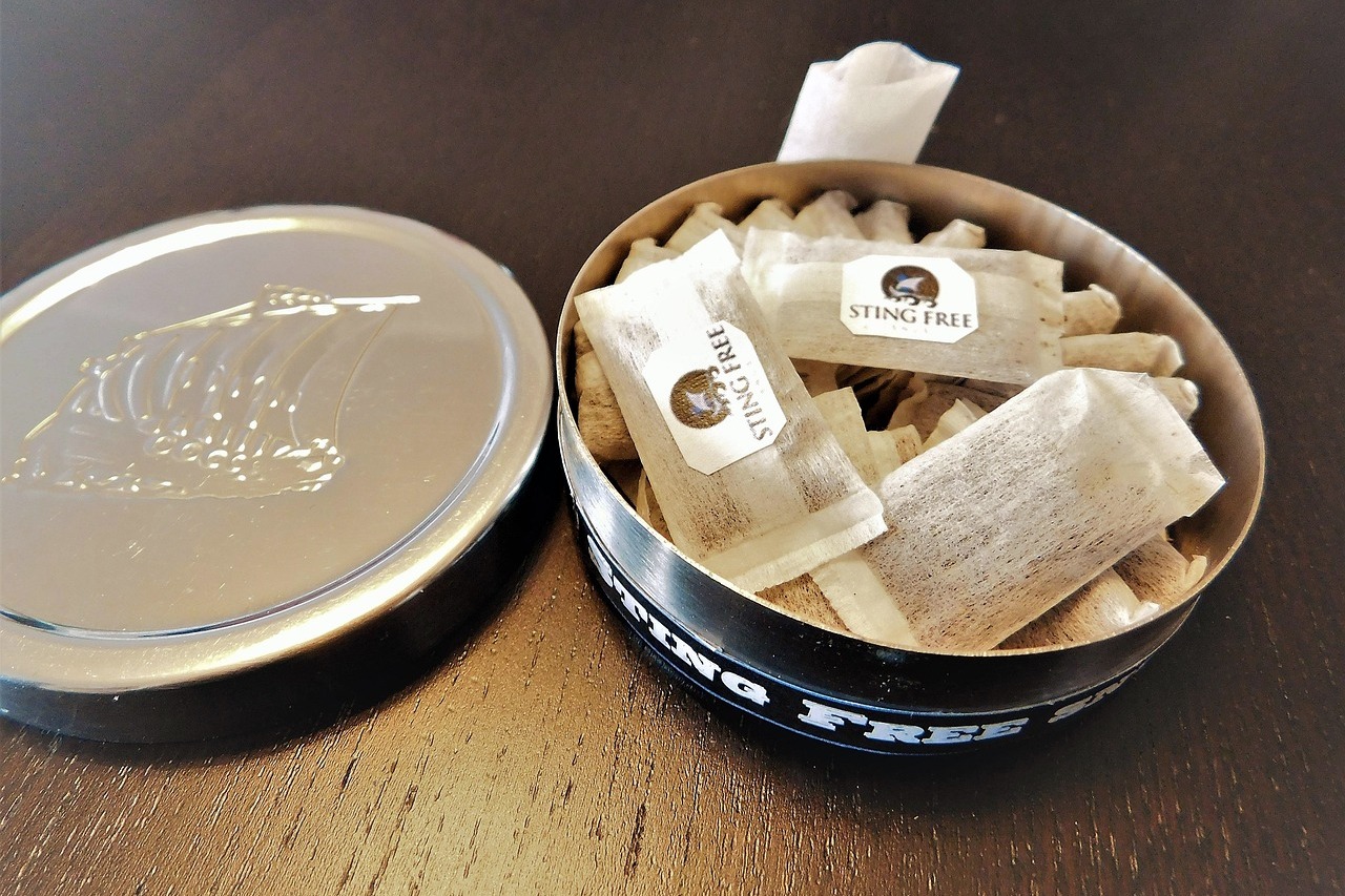 Rząd chce zakazu sprzedaży smakowych saszetek nikotynowych