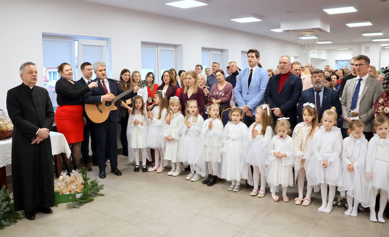 Gminne spotkanie wigilijne i kiermasz świąteczny w Łomazach