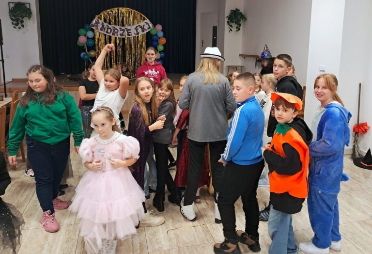 Andrzejki dla dzieci i młodzieży z Konstantynowa