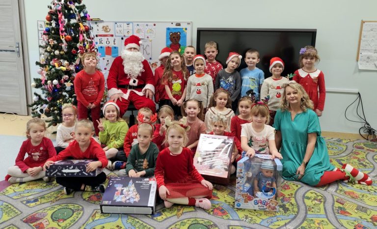 Święty Mikołaj zawitał do przedszkola Zaczarowana Kraina w Rakowiskach