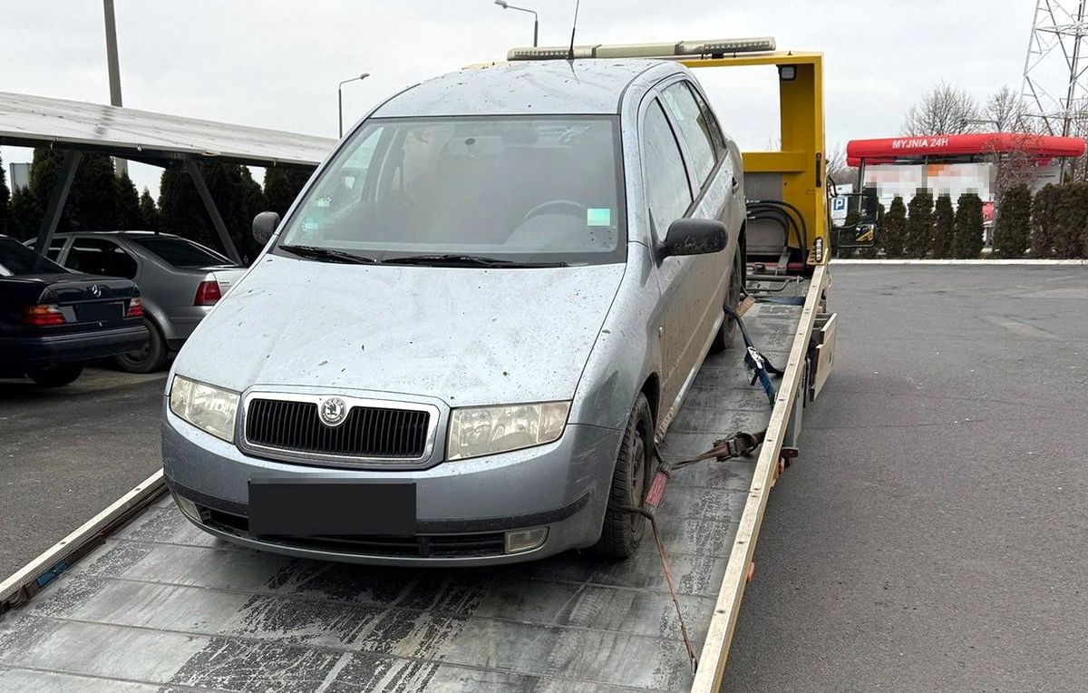 Uciekał przed policją jak wariat. Był pijany i nie miał prawa prowadzić auta!