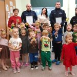 Policjanci w przedszkolu w Zalesiu świecili i przebierali