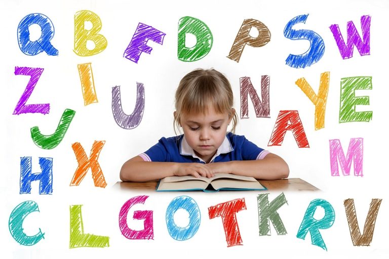 'Warszawiak' dużą literą i 'super samochód' na dwa sposoby. Zmiany w ortografii weszły w życie 1 stycznia