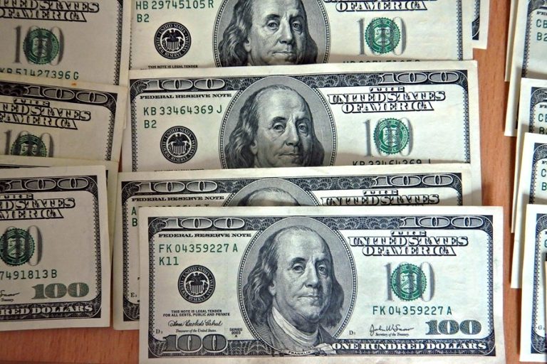 Ukrainiec nie zgłosił na granicy 400 tysięcy dolarów...