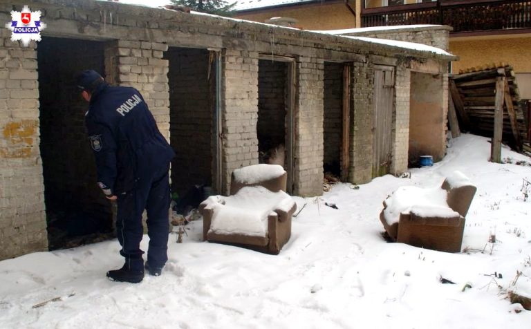 Poszedł odwiedzić kolegę, a ten już nie żył. Prawdopodobnie zamarzł