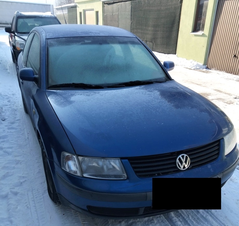 Wesołe towarzystwo: Jeden pijany kierowca próbował wyciągnąć z zaspy auto drugiego pijanego…