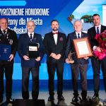 Serce oddane lotnictwu i miastu. Jerzy Trudzik wyróżniony prestiżowym tytułem ‚Zasłużony dla Miasta Biała Podlaska’