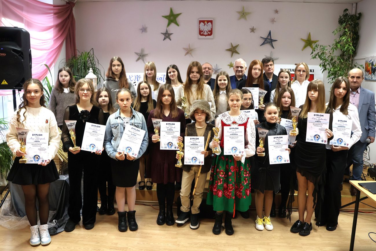 Młode talenty rozśpiewały Łomazy. Wyniki 14. Powiatowego Konkursu Kolęd i Pastorałek