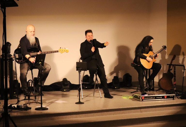 Trio Adriana Litewki z walentynkowym koncertem w Wisznicach