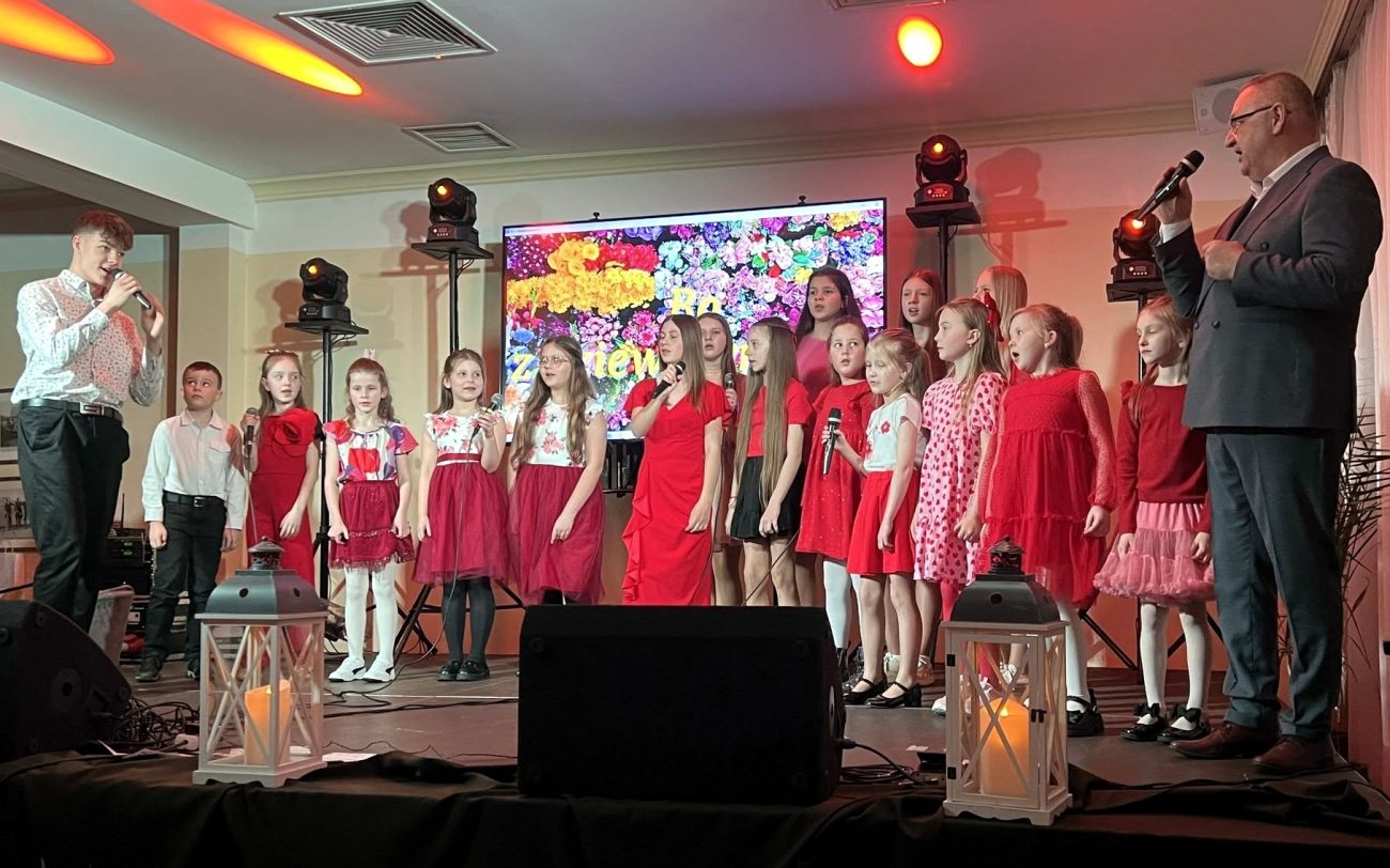 'Bo z dziewczynami...' – Terespol hucznie uczcił Międzynarodowy Dzień Kobiet